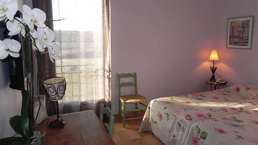 Hotel La Bastide D'Iris Vagnas Екстериор снимка
