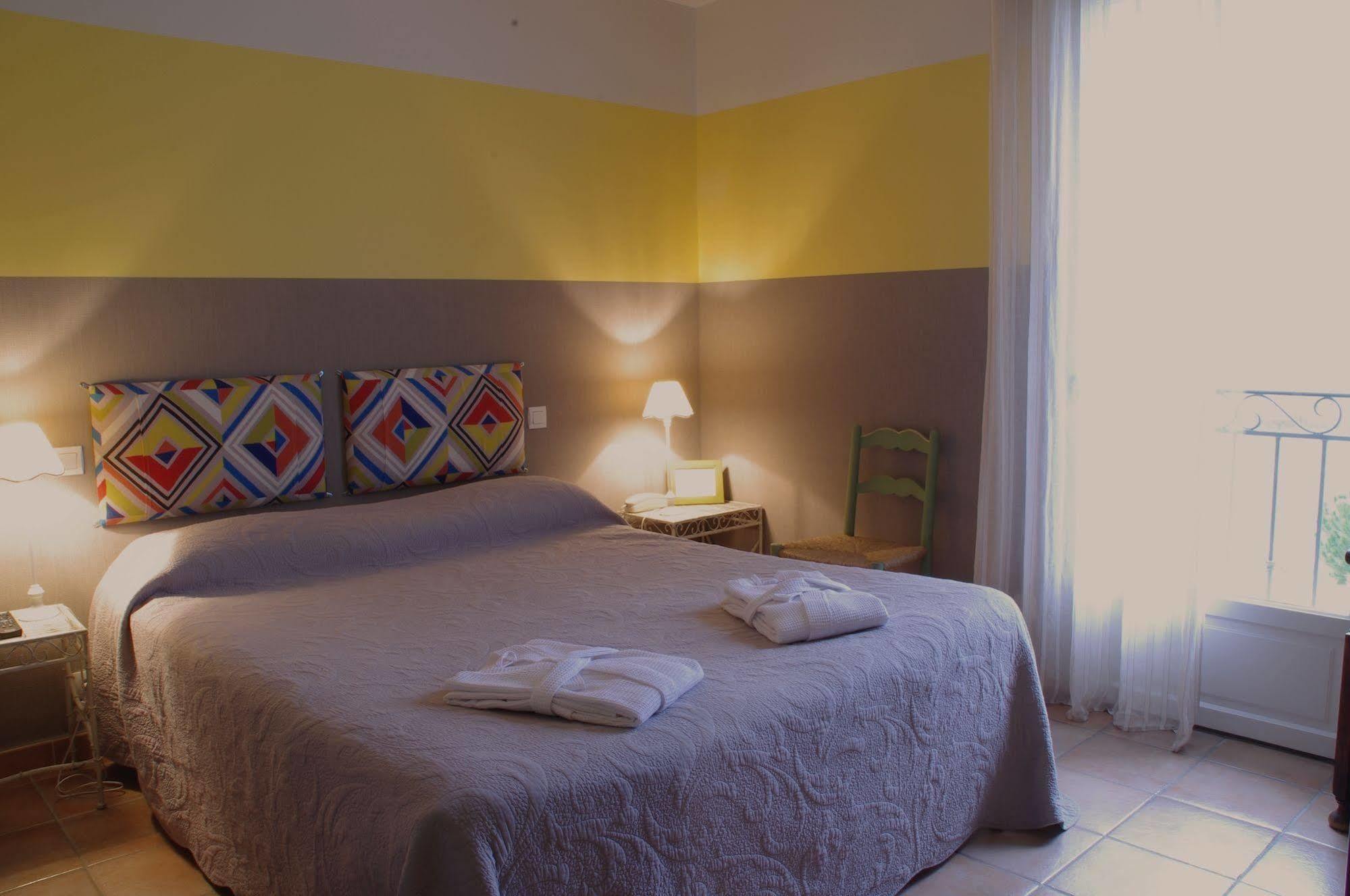 Hotel La Bastide D'Iris Vagnas Екстериор снимка